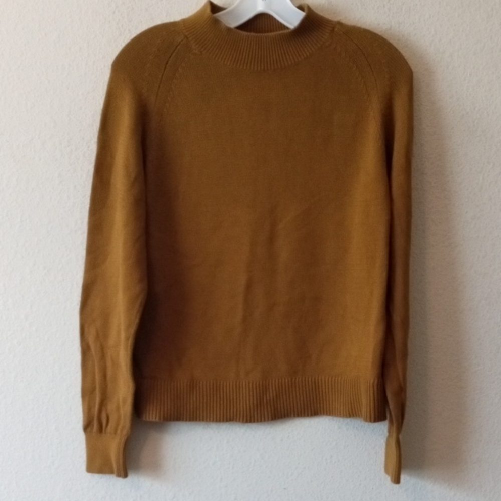 Everlane Women's Crew Neck Sweater in Mustard